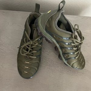 Nike unisex Airmax 8